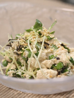 A picture of Tossed Tofu and Daikon Radish Sprout Salad.
