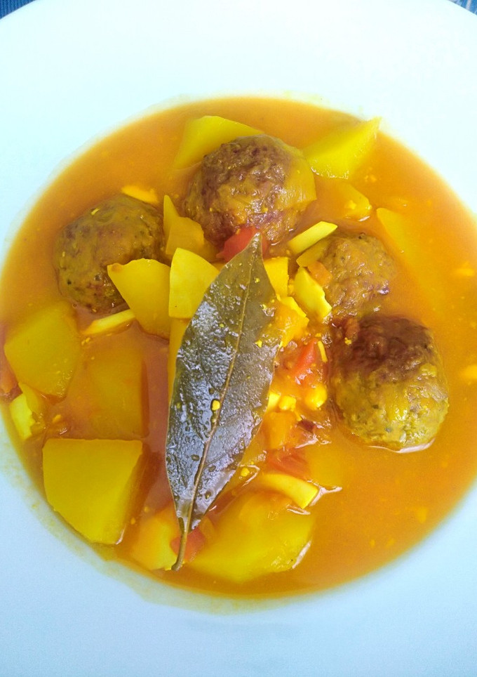 Una foto de Guisado de Albóndigas