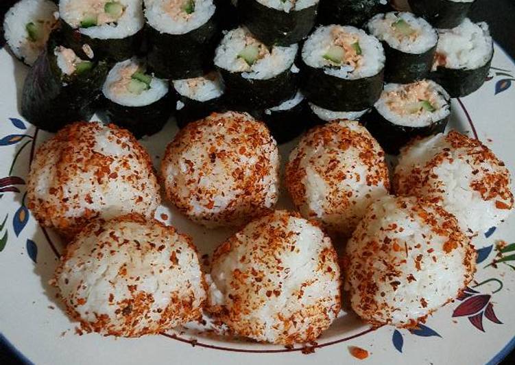 Sushi salmon dan onigiri simple