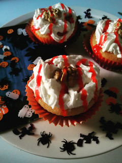Una foto de Cupcakes "sesos de rata" sangrientos