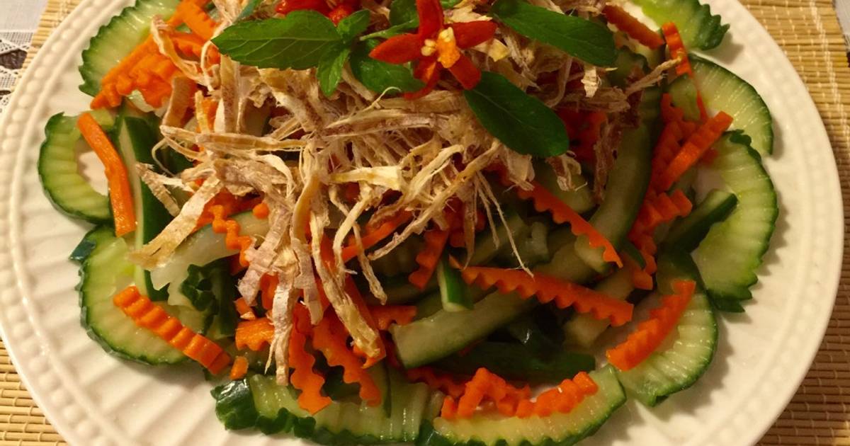 la-mieng-voi-mon-goi-muc-kho-dua-leo