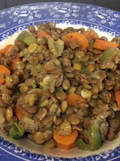 Una foto de Lentejas "de bote" sanas con verduras