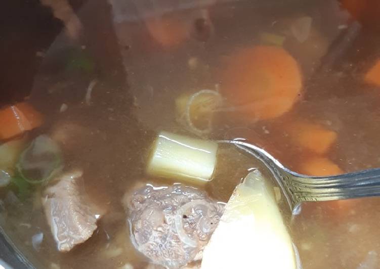 Langkah Mudah untuk Membuat Sup Daging Kentang Wortel yang Menggugah Selera