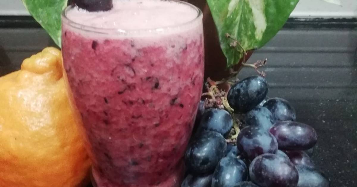 Orange and Grapes Smoothie Recipe by Aruna Thapar - Cookpad