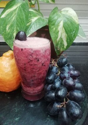 A picture of Orange and Grapes Smoothie.
