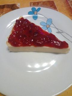 Una foto de Tarta de queso con mermelada de frutos del bosque