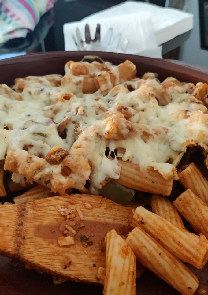 Una foto de Macarrones a la Boloñesa