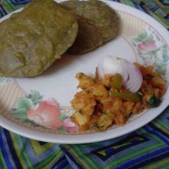 A picture of Palak poori.