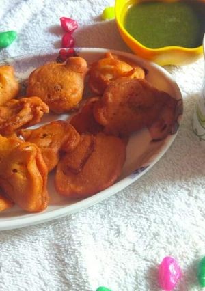 A picture of Aloo pyaz ke pakore.