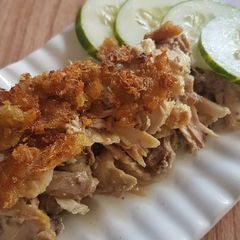 A picture of Steamed Garlic Chicken With Fried Ginger Sprinkle.