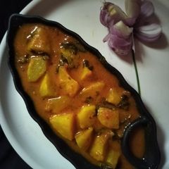 A picture of Shalgam (turnip)curry in kashmiri style.