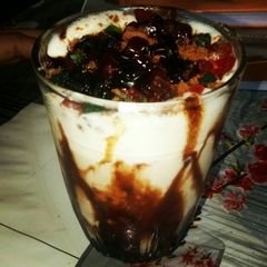 A picture of Ice-Cream cold coffee shake.