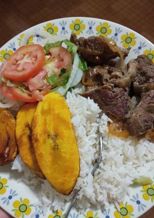Una foto de Bistec encebollado