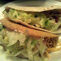 A picture of CiCi's Easy Chicken Tacos.