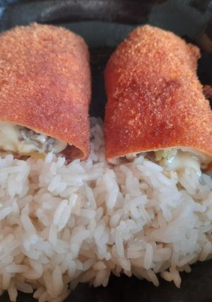 Sajttal gombával töltött csirkemell recept fotója