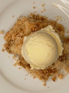 ஆப்பிள் க்ரம்பல்(apple crumble recipe in tamil) செய்முறை முக்கிய புகைப்படம்