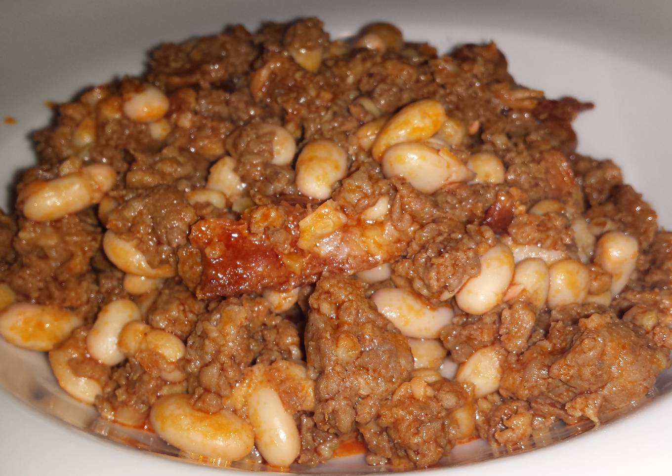 Mongetes amb Cansalada i Botifarra Esparrecada (Kidney Beans with Bacon and Botifarra Sausage )
