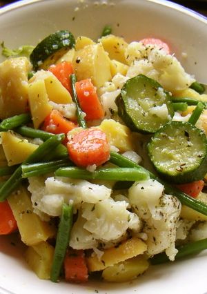 A picture of Hearty Vegetable Italian Salad.