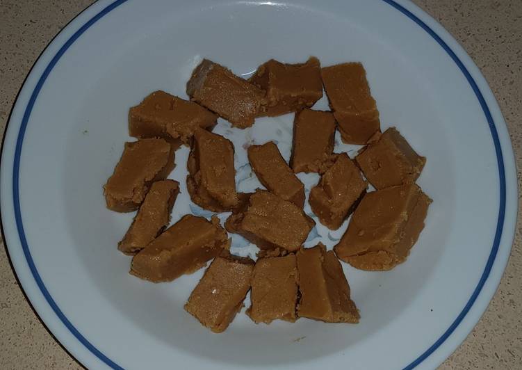 Almond fudge