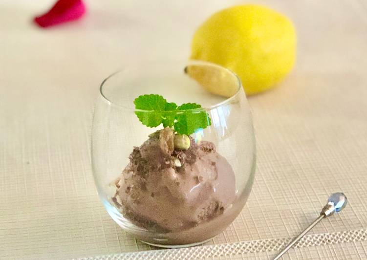 homemade dark chocolate icecream with rum raisins and nuts or just create your own flavors?? recipe main photo