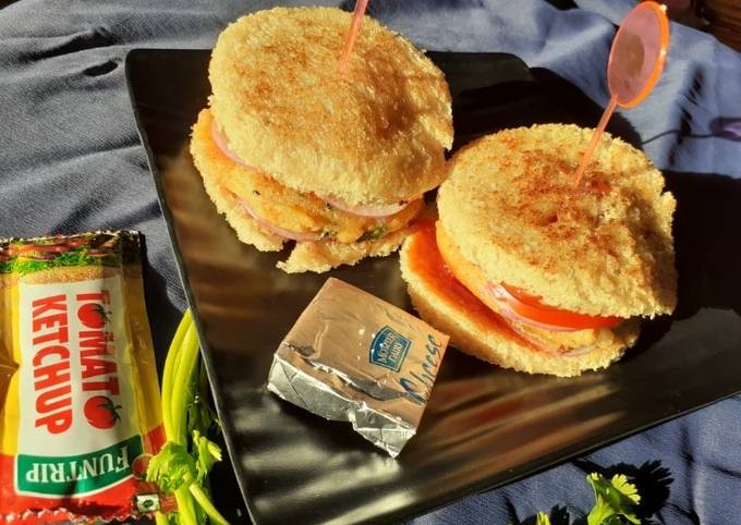 Steps to Prepare Delicious Bread Burger