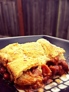 A picture of Chili dog pie.