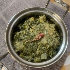 A picture of Muli ka saag (Radish Leaves) with Peanut.