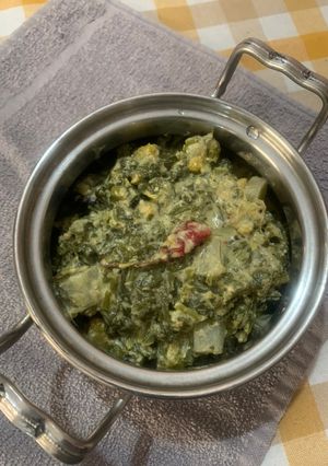 A picture of Muli ka saag (Radish Leaves) with Peanut.