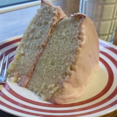 A picture of Simply Vanilla Cake.