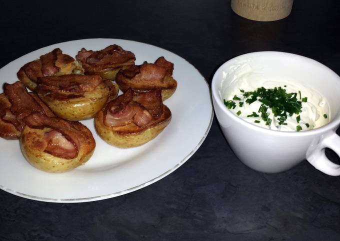 Baked Potatoes with Bacon and Cheese Toping