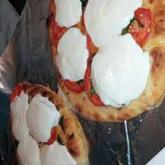 A picture of Tomato Basil Flatbread.