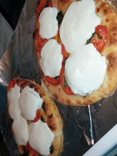 A picture of Tomato Basil Flatbread.