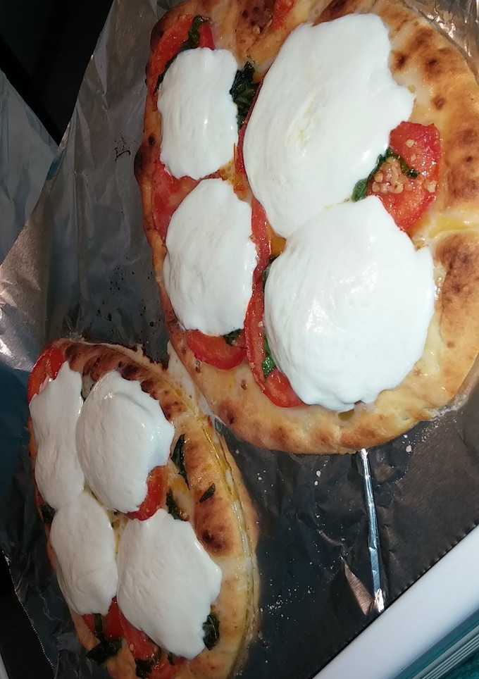 A picture of Tomato Basil Flatbread.