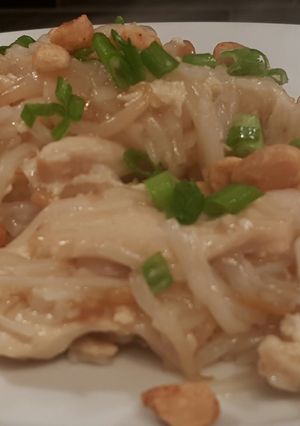 A picture of Skinny Chicken Pad Thai.