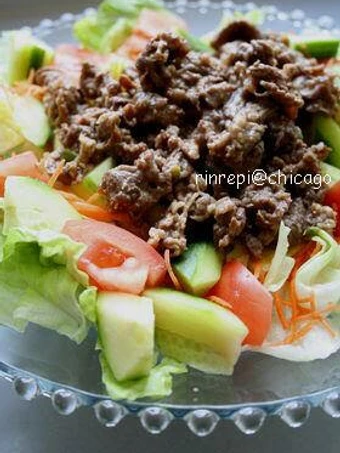 Easy Steps to Prepare Recipe Yakiniku Beef Salad (with Sauce) that is Awesome, Really Delicious}