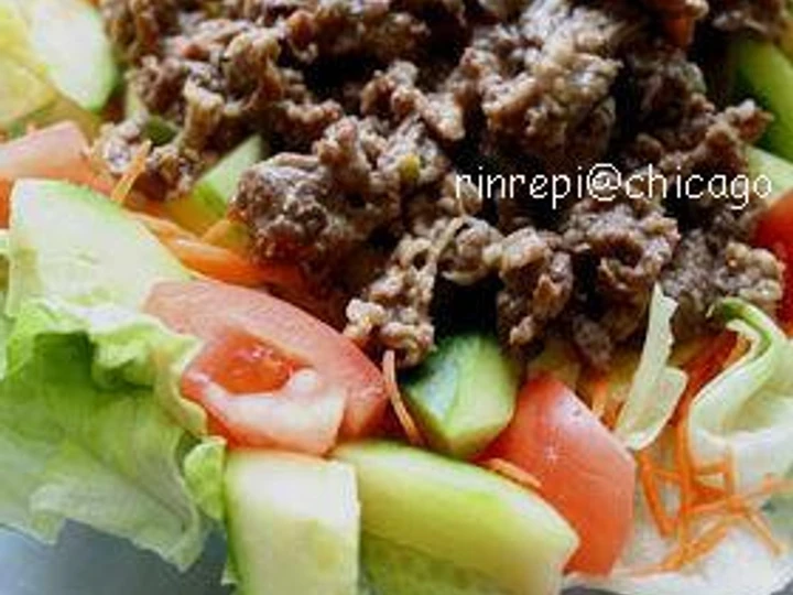 Easy Steps to Prepare Recipe Yakiniku Beef Salad (with Sauce) that is Awesome, Really Delicious}