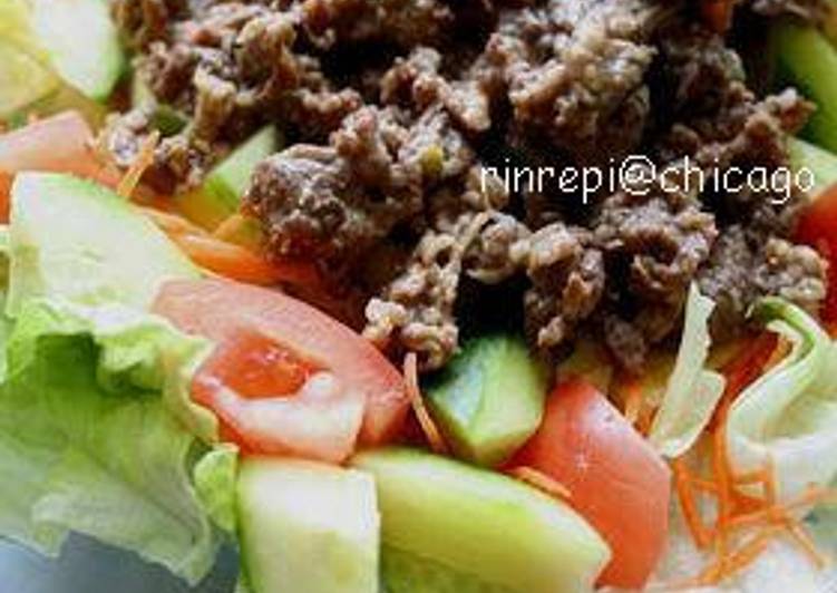 Recipe of Appetizing Yakiniku Beef Salad (with Sauce)