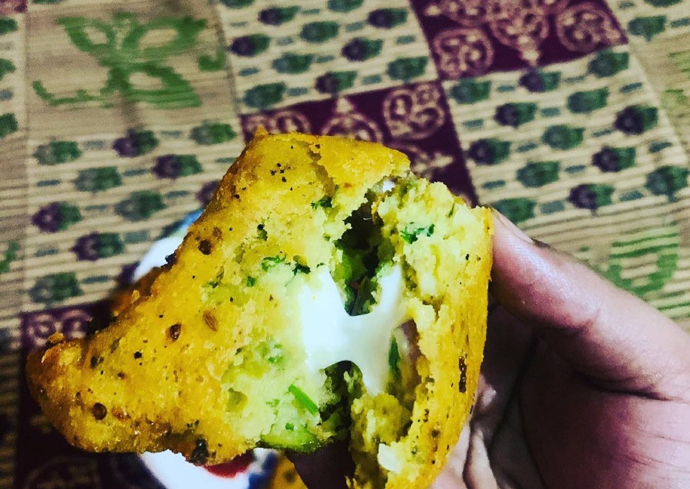 Crunchy Aloo triangle pakoda