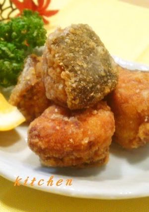 A picture of Bite-Sized Deep-Fried Autumn Salmon Zangi.