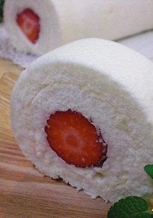 A picture of Pure White Roll Cake.