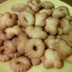 A picture of Shrewsbury biscuits.