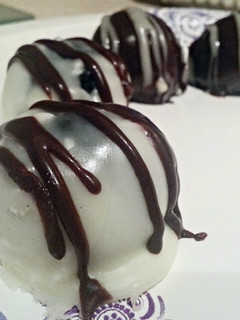 A picture of Oreo balls.