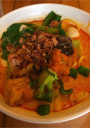 A picture of Vegan laksa.
