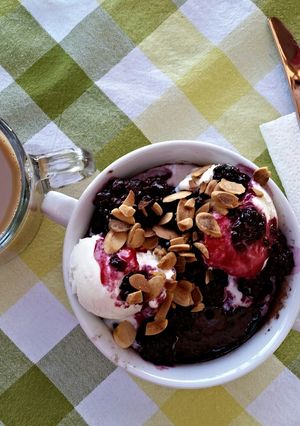 A picture of Brownies in a Mug.