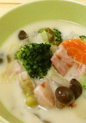 A picture of Bacon and Shimeji Mushroom Stew.