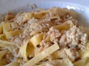 Una foto di tagliatelle all uova