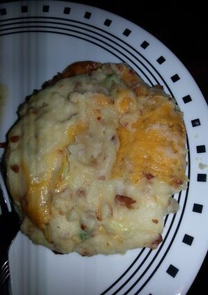 A picture of Homemade Loaded Mashed Potatos.