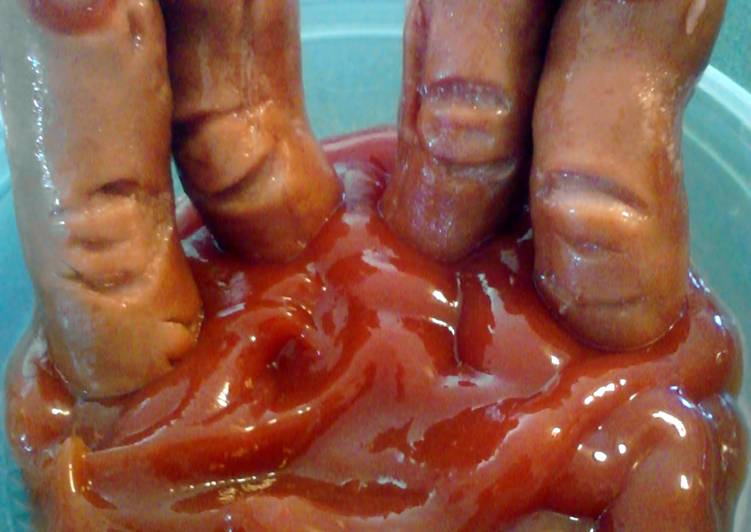 Steps to Make Super Quick Homemade Bloody Severed Fingers ( hot dogs with ketchup ) halloween