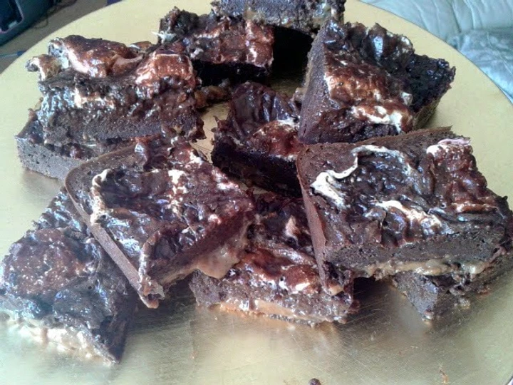 Easy Steps to Make 'Caramallow' Brownies the So Delicious Really delicious