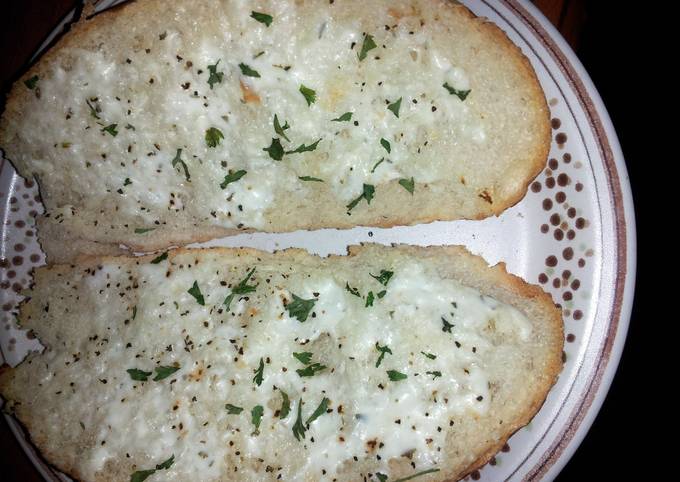 Crusty bread with ranch and sour cream spread